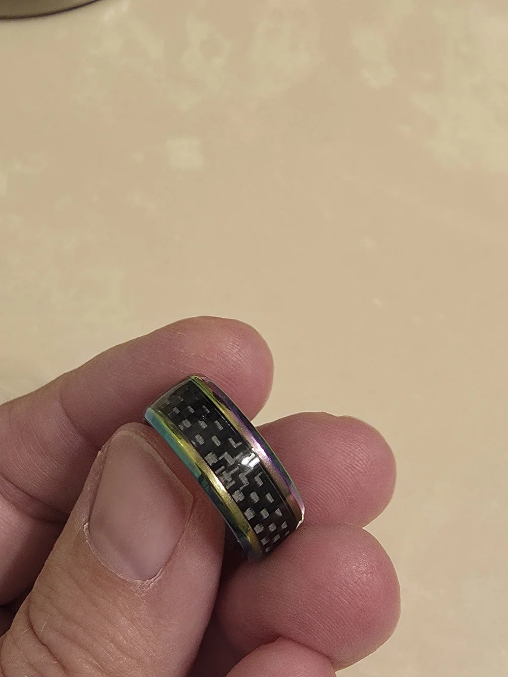 Carbon Fiber Inlay Men’s Ring with Iridescent Edges Size 7